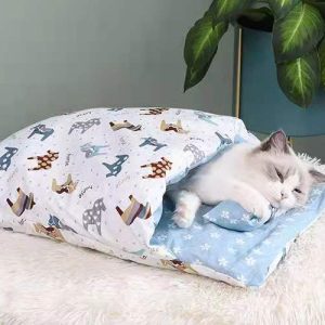 Katzen-Höhlenbett mit Kissen